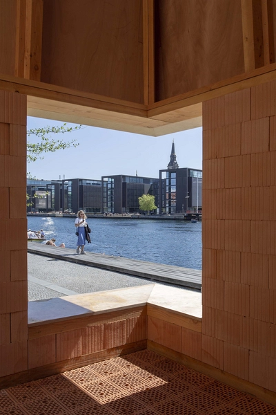 From 4 to 1 Planet - Tækkede Teglblokke 