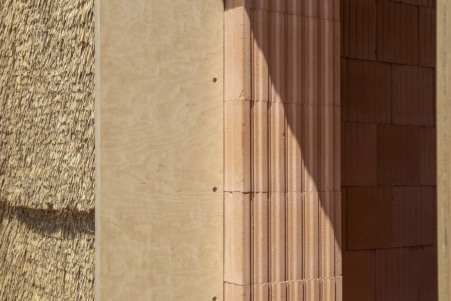 From 4 to 1 Planet - Tækkede Teglblokke 