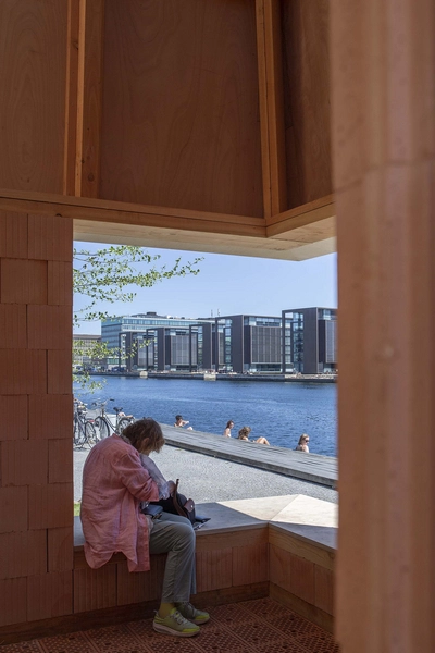 From 4 to 1 Planet - Tækkede Teglblokke 