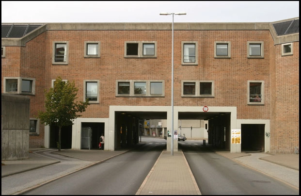 Aalborg Hovedbibliotek (Aalborg Medborgerhus og Bibliotek) Vejgennemføring