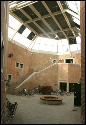 Aalborg Hovedbibliotek (Aalborg Medborgerhus og Bibliotek) Indvendigt Torv