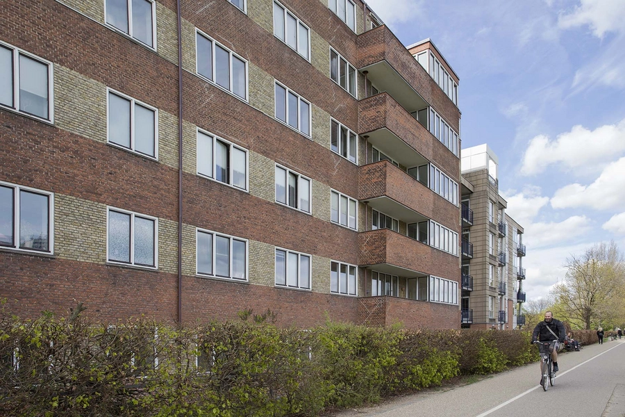 Vodroffsvej 2A og 2B Facade mod Skt. Jørgens Sø, set fra syd.