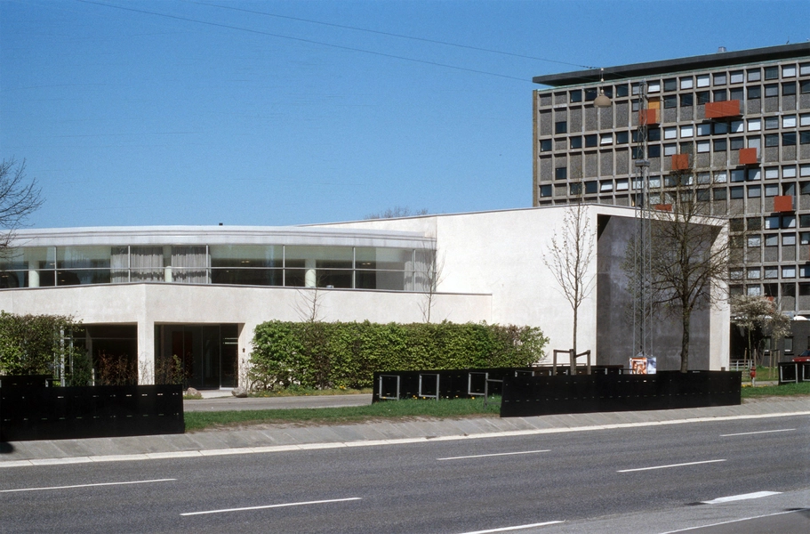 Universitetsparken - Frederik IX Hallen 