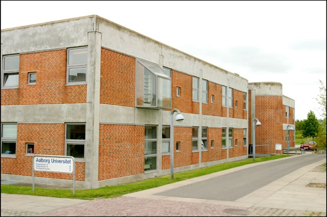 Aalborg Universitet Laboratorier