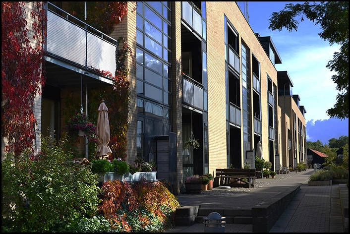 Schifters Kvarter Støder op til fællesarealer og sti.