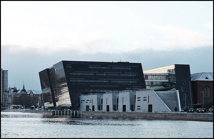 Den Sorte Diamant Set fra havnen