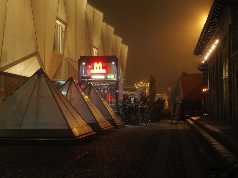 Frederiksberg Centret Frederiksberg Centrets nye facade om aftenen