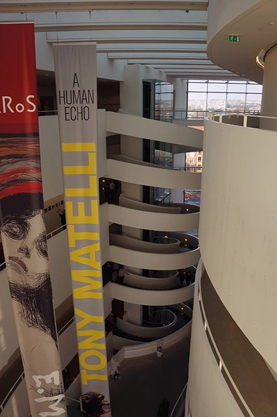 ARoS - Museum of Modern Art Blik over atrium rum