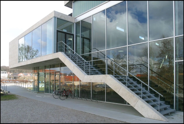 Hadsten Idræts- og Kulturhus Sløjfen Udvendig trappe