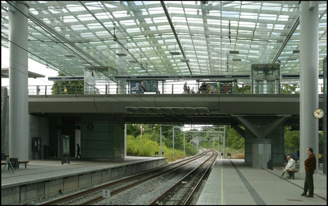 Flintholm Station Glashalvtag