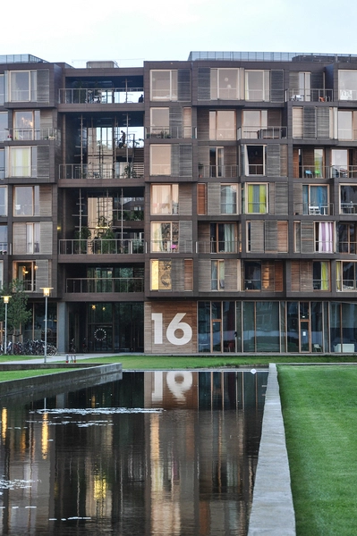 Tietgenkollegiet Indgangsparti ved kanalen