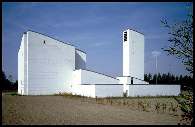 Tornbjerg Kirke Kirkegavl og klokketårn