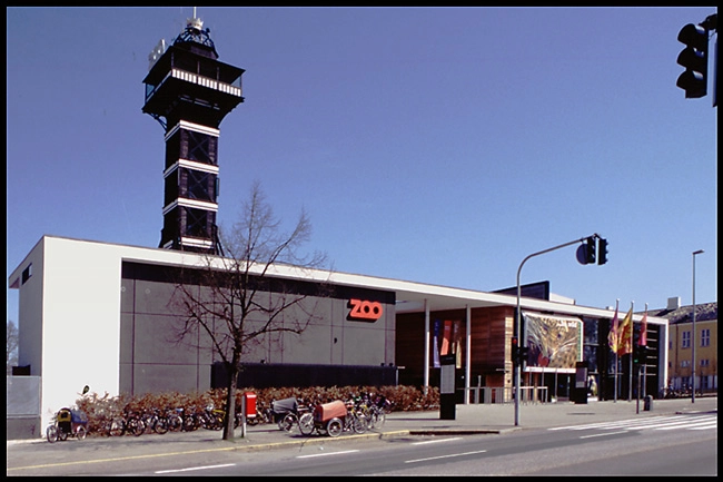 Zoologisk Haves indgangsparti Hvid ramme