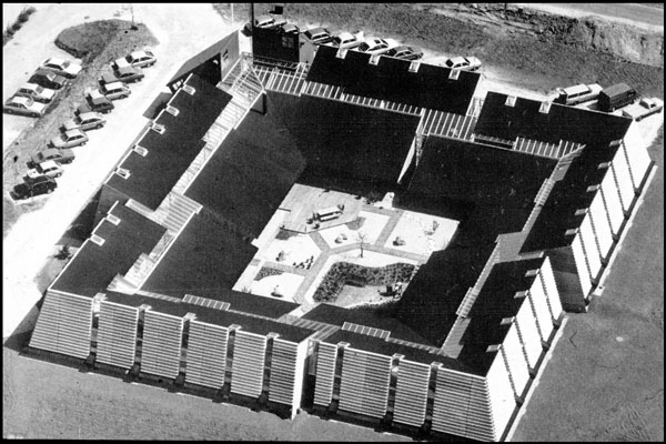 Crimpgården Sort/hvid luftfoto