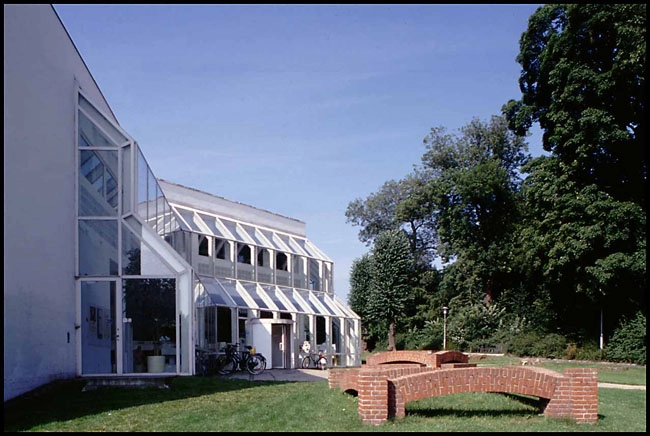 Gentofte Hovedbibliotek Glaskarnap