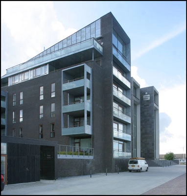 Fjordstokkene Facade mod Fjorden