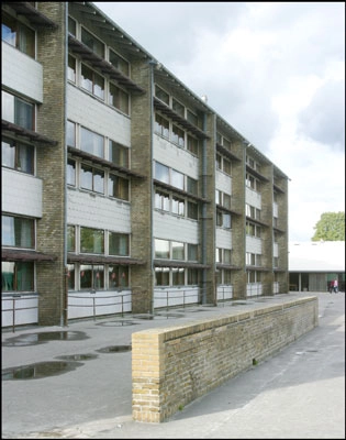Voldparkens Skole - Energicenter Voldparken Facade mod gård