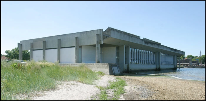Vikingeskibsmuseet Facade mod fjorden