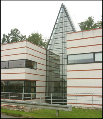 Hinnerup Bibliotek og Kulturhus Glasmellemgang