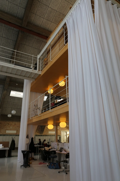 Vandflyverhangar Rumskabende forhæng