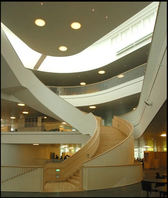 Ørestad Gymnasium Spindeltrappen II