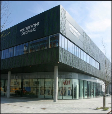 Waterfront Shoppingcenter Facade