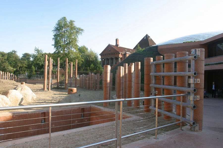 Elefanthuset Udeareal