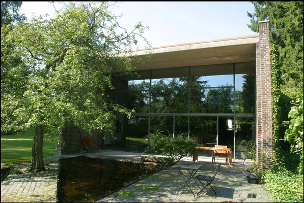 Knud Holschers hus Glasparti i østfade