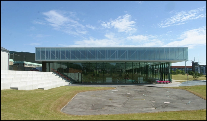 Bellahøj Svømmestadion Sydfacade