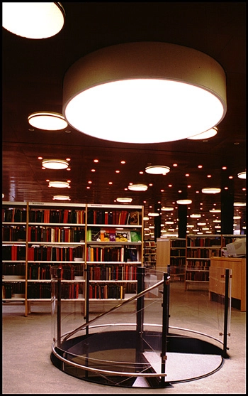 Rødovre Hovedbibliotek Spindeltrappe med ovenlys
