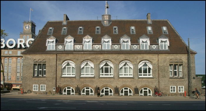 Tuborgs Administrationsbygning Vestfacade mod Strandvejen