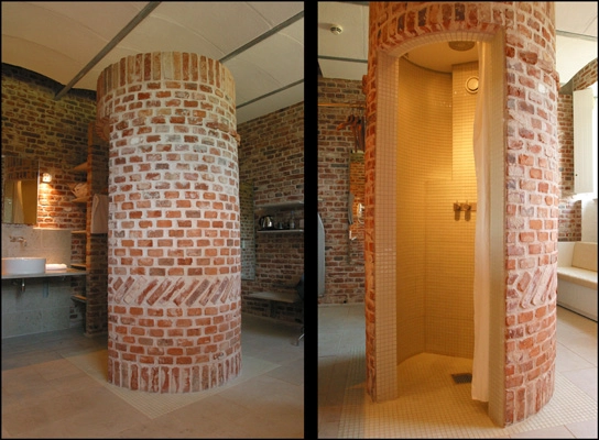 Hindsgavl Slot - Staldbygningen Brusebad