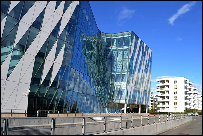 Saxo Bank Knækkede facadeforløb