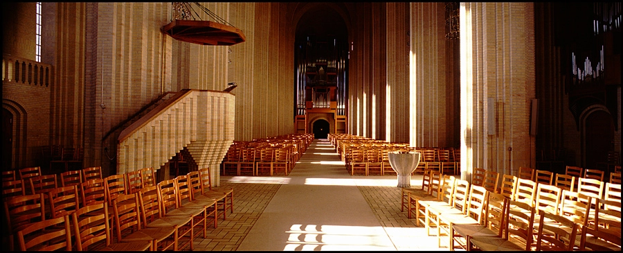 Grundtvigs Kirke - Grundtvigskirken Alter og prædikestol