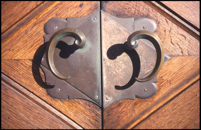 Grundtvigs Kirke - Grundtvigskirken Dørbeslag