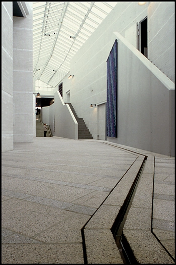 Bornholms kunstmuseum Den centrale fordelingskorridor