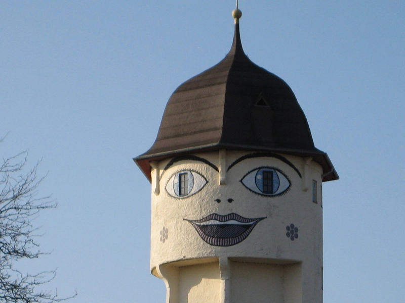 Vandtårnet i Sakskøbing Ansigtet FØR restaurering i 2013