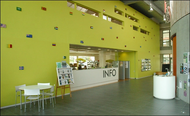 Kjellerup Bibliotek Indgang til bibliotek