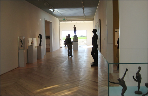 Fuglsang Kunstmuseum Hovedkorridor