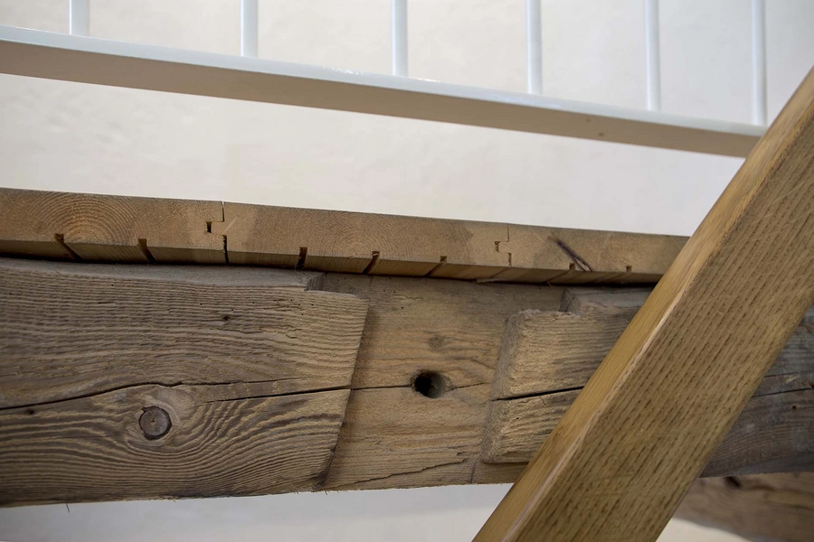 Egebjerg Mølle Detalje, trappe, nyt møder gammelt