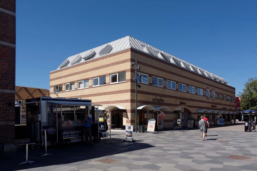 Kulturhus Trommen Blok og med butikker og kontorer