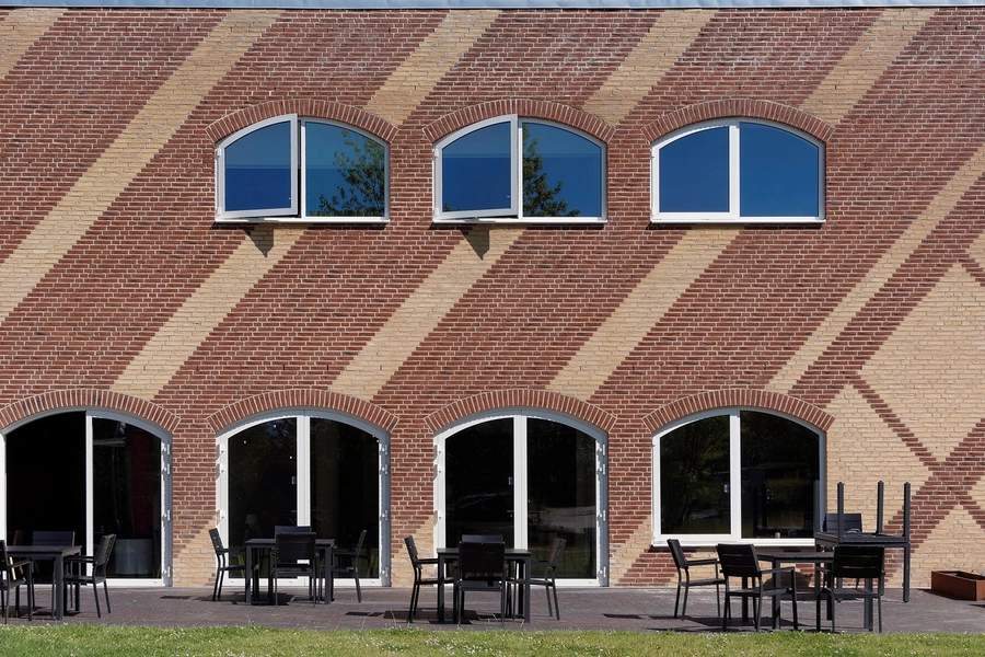 Kulturhus Trommen Vestfacade, café