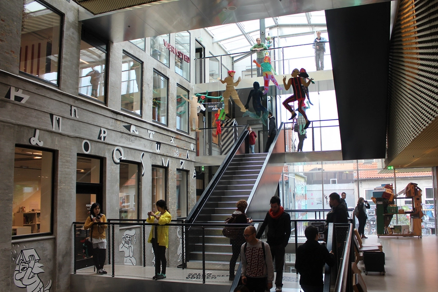 Biblioteket Rentemestervej Overblik over foyeren