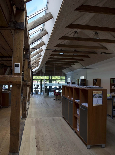 Kanonbådsskurene Blik gennem bygningen