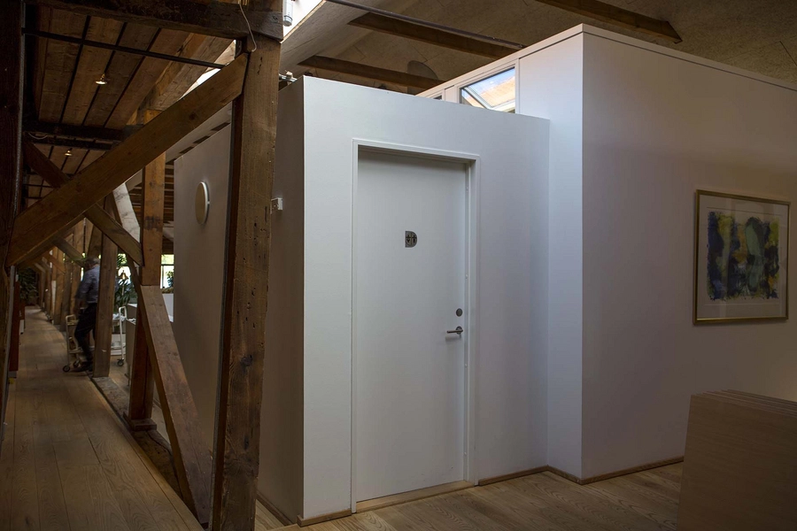 Kanonbådsskurene Indsat boks med toiletter