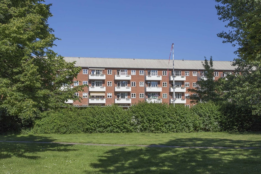 Sundparken ældreboliger Østfacade i park