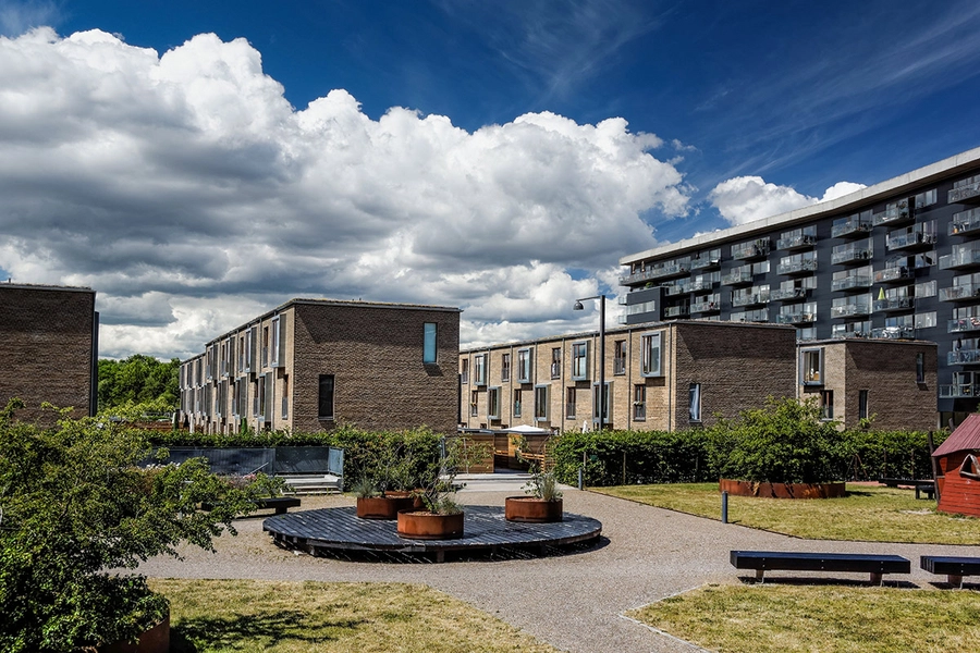 Radiorækkerne Grønt område ved bebyggelsen