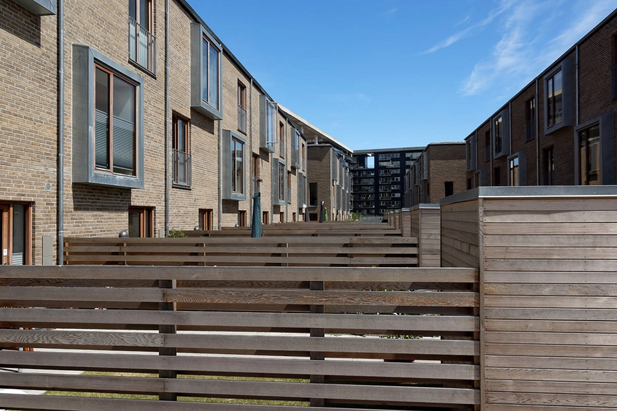 Radiorækkerne Plankeværk mellem private haver