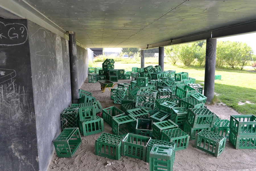 Børnehuset Bastionen Legeplads under bygningen