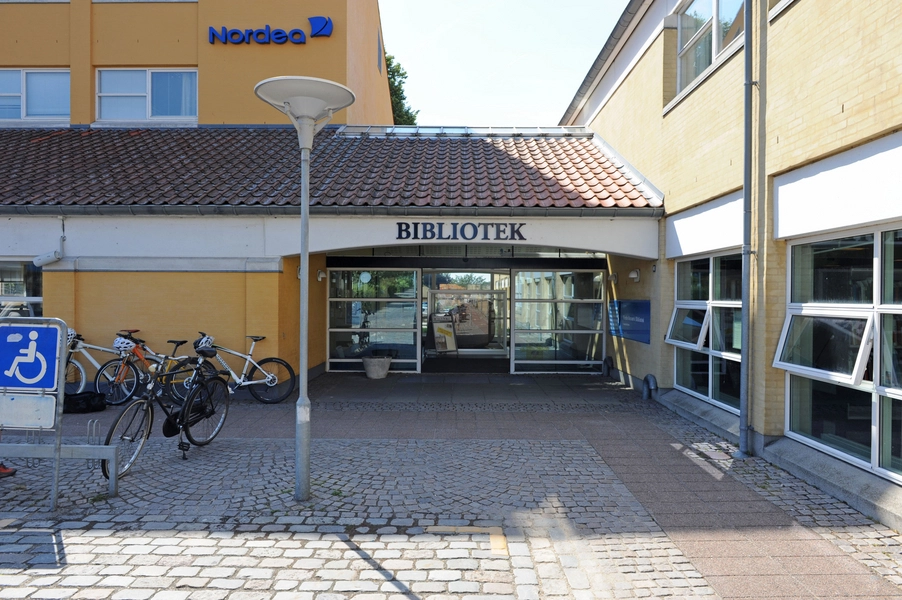 Frederiksværk Bibliotek Indgang